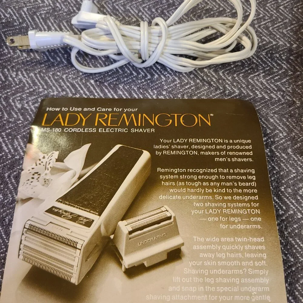 Vintage 1973 Lady Remington MS-180 cordless electric shaver